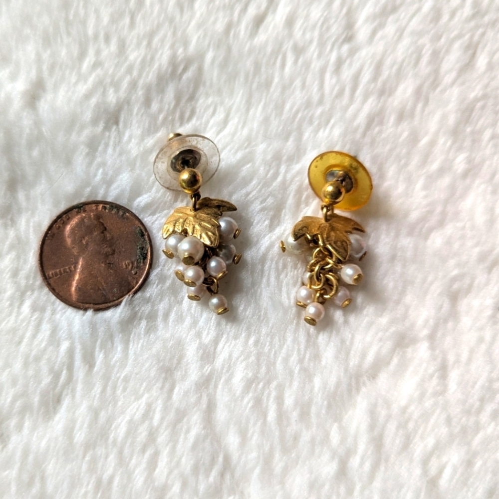 Vintage Goldtone and Faux Pearl Grape Cluster Pierced Earrings - Picture 7 of 9